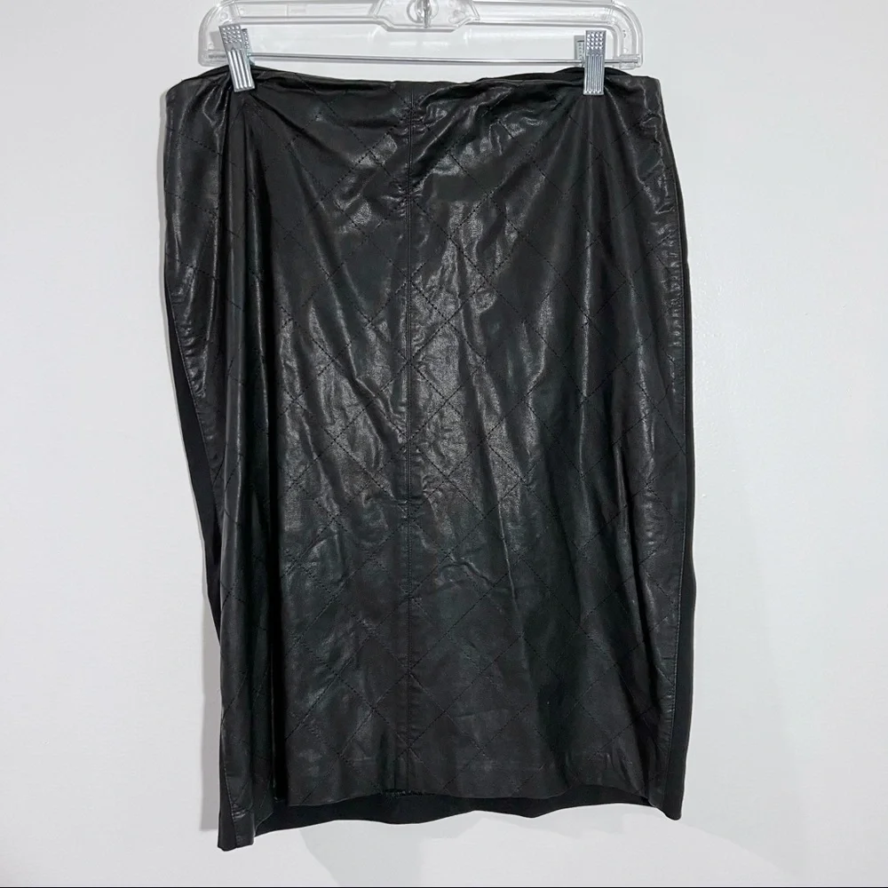 Chico's Faux Leather Quilted Pencil Skirt In Black Size Medium (10)‎